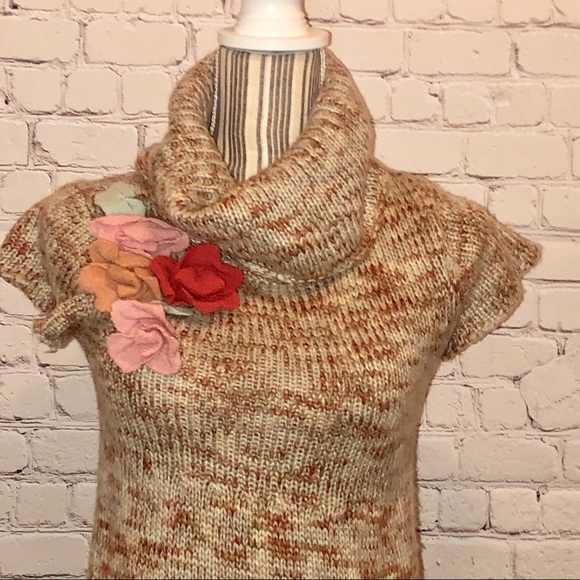 Judith March Sweater Dress. - Picture 2 of 6